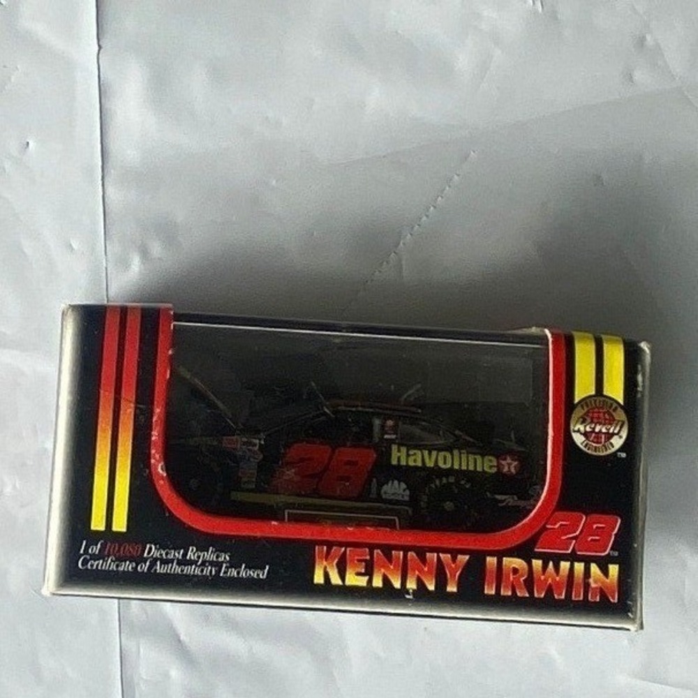 Hot Wheels 1999 Kenny Irwin 24 NASCAR Race Car 164 Scale Diecast